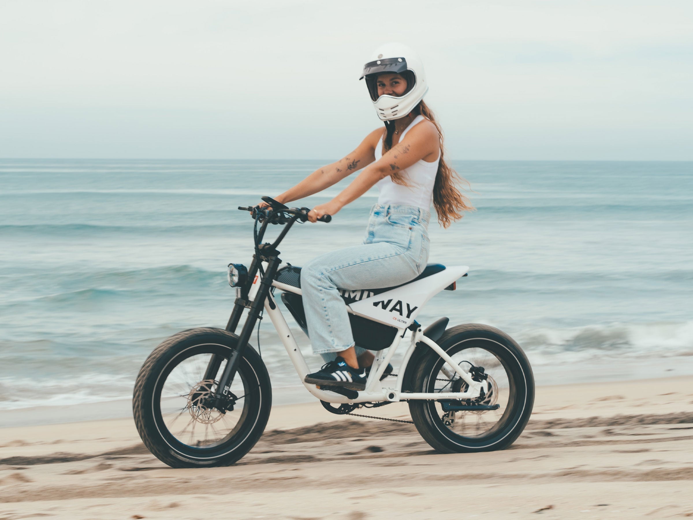 Himiway C5 750W Moto-Style Fat Tire Electric Bike - Image 8