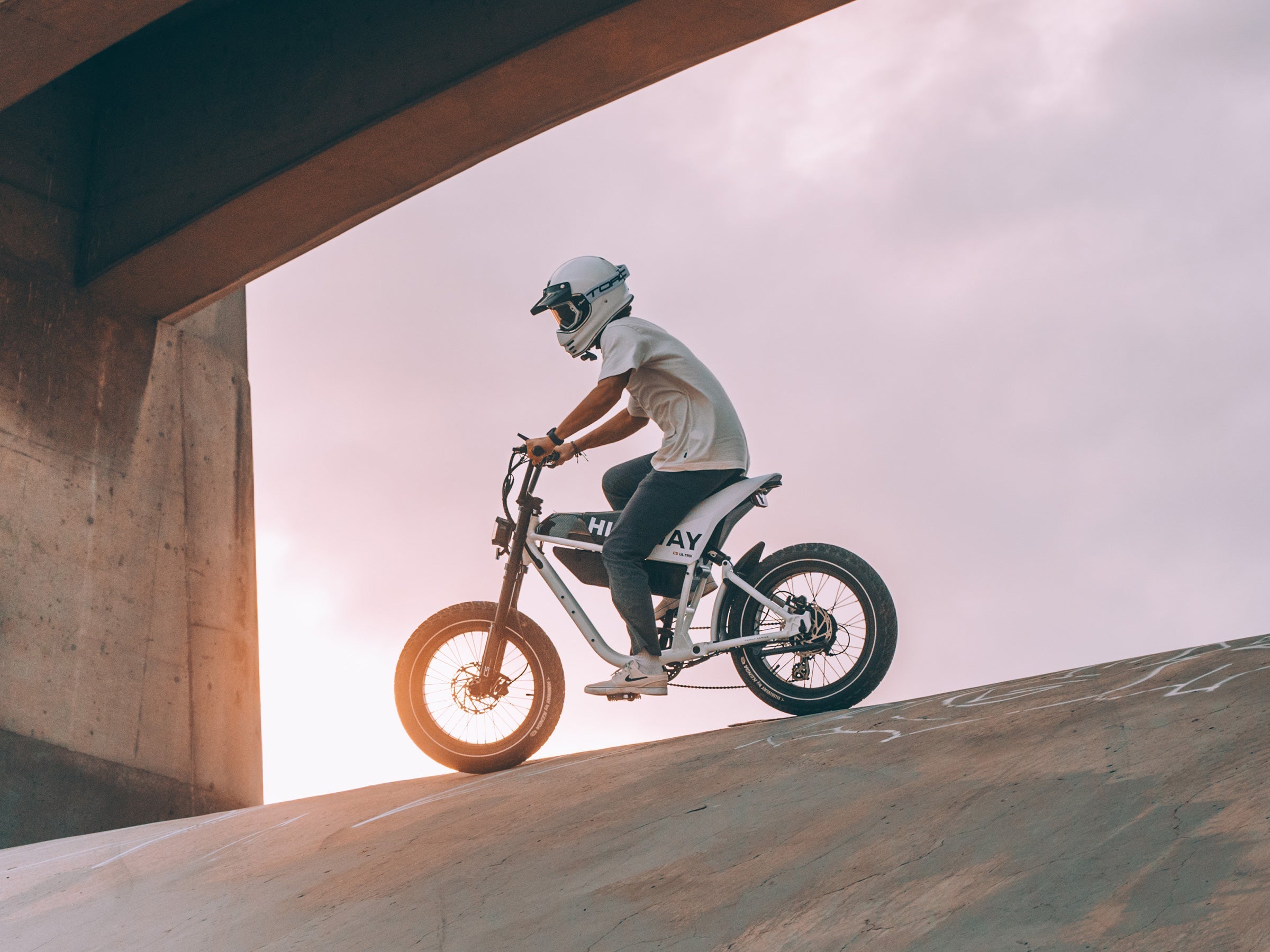 Himiway C5 750W Moto-Style Fat Tire Electric Bike - Image 6